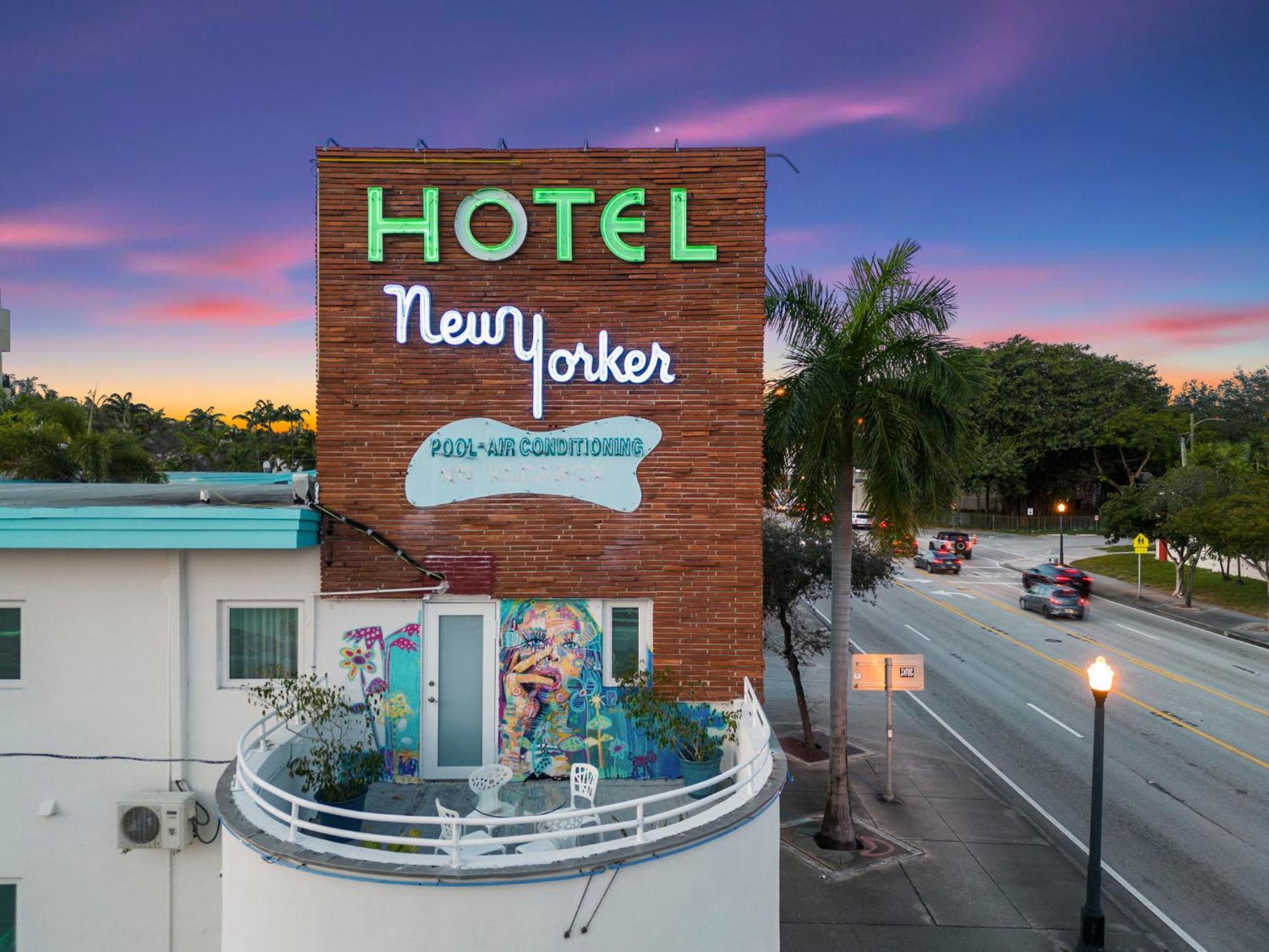 The New Yorker Hotel マイアミ エクステリア 写真
